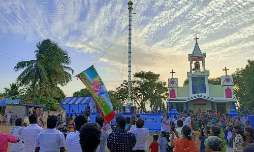 புனித சுவக்கீன் அன்னாள் ஆலய திருவிழா கொடியேற்றம் புனித சுவக்கீன் அன்னாள் ஆலய திருவிழா கொடியேற்றம்