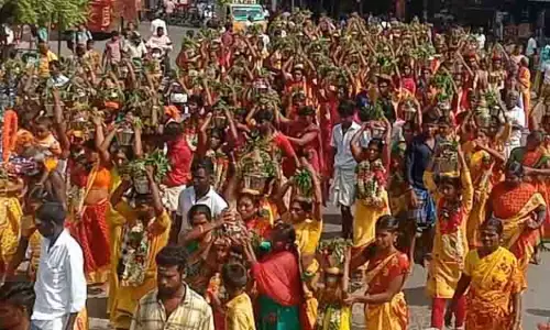 மண்மேட்டு புற்று மாரியம்மன் கோவில் திருவிழா மண்மேட்டு புற்று மாரியம்மன் கோவில் திருவிழா
