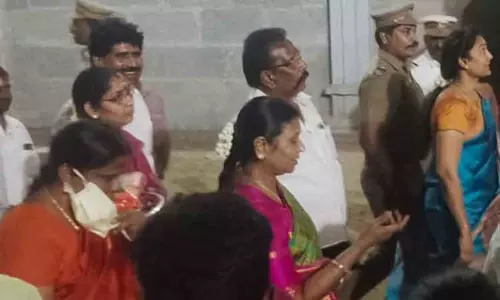 சமயபுரம் மாரியம்மன் கோவிலில் துர்கா ஸ்டாலின் சாமி தரிசனம் சமயபுரம் மாரியம்மன் கோவிலில் துர்கா ஸ்டாலின் சாமி தரிசனம்