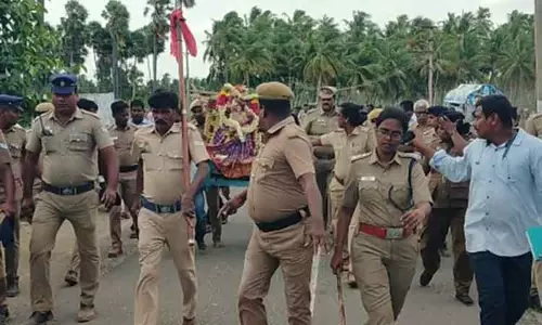 உன்னியூர் காளியம்மன் கோவிலுக்கு `சீல் வைப்பு உன்னியூர் காளியம்மன் கோவிலுக்கு `சீல் வைப்பு