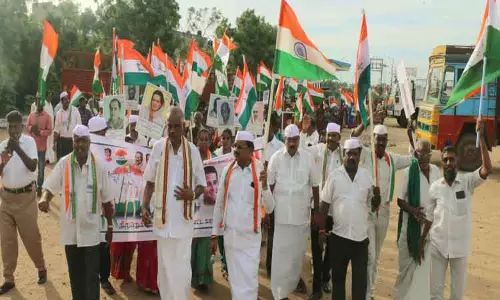 காங்கிரஸ் கட்சியினர் பாதயாத்திரை