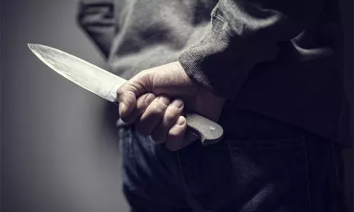 குடிபோதையில் ஏற்பட்ட தகராறில் வாலிபருக்கு கத்திக்குத்து