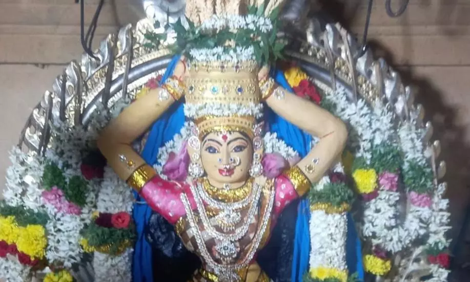 ஆடி கடைசி வெள்ளிக்கிழமையையொட்டி கோவில்களில் சிறப்பு வழிபாடு