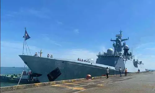 பாகிஸ்தான் போர்க்கப்பல் இலங்கைக்கு வந்தது: கூட்டு பயிற்சியில் ஈடுபட திட்டம் பாகிஸ்தான் போர்க்கப்பல் இலங்கைக்கு வந்தது: கூட்டு பயிற்சியில் ஈடுபட திட்டம்