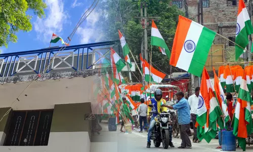 75வது சுதந்திர தின கொண்டாட்டம்: தமிழகத்தில் உள்ள வீடுகளில் தேசியக்கொடி ஏற்றம்