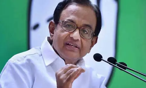 ரூ.5 லட்சம் கோடி எதிர்பார்க்கப்பட்ட நிலையில் 5 ஜி அலைக்கற்றை ரூ.1½ லட்சம் கோடிக்கு ஏலம் போனதன் பின்னணி என்ன?- ப.சிதம்பரம் ரூ.5 லட்சம் கோடி எதிர்பார்க்கப்பட்ட நிலையில் 5 ஜி அலைக்கற்றை ரூ.1½ லட்சம் கோடிக்கு ஏலம் போனதன் பின்னணி என்ன?- ப.சிதம்பரம்