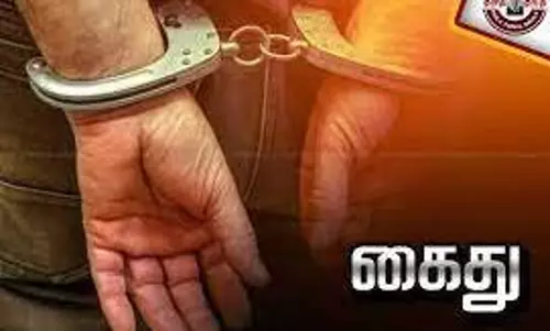 சாராயம் கடத்திய சிறுவர்கள் உள்பட 5 பேர் கைது சாராயம் கடத்திய சிறுவர்கள் உள்பட 5 பேர் கைது