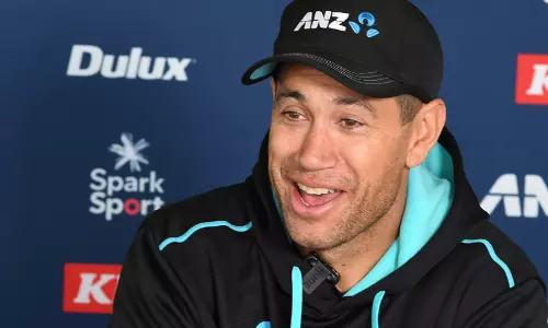 ராஸ் டெய்லரின் கன்னத்தில் அறைந்த ராஜஸ்தான் அணியின் உரிமையாளர்; சுயசரிதை புத்தகத்தில் தகவல்