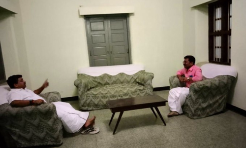 நள்ளிரவில் அரங்கேறிய அரசியல் அதிரடி; அண்ணன் பிடிஆர்-ஐ சந்தித்து மன்னிப்புகோரினேன் - டாக்டர் சரவணன் நள்ளிரவில் அரங்கேறிய அரசியல் அதிரடி; அண்ணன் பிடிஆர்-ஐ சந்தித்து மன்னிப்புகோரினேன் - டாக்டர் சரவணன்