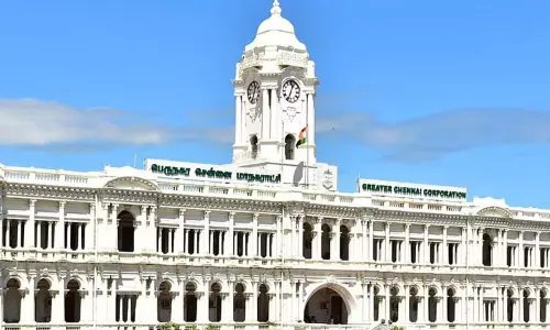 சென்னையில் விதிமுறைகளை மீறி வைக்கப்பட்ட 1,705 விளம்பர பலகைகள் அகற்றம் - மாநகராட்சி நடவடிக்கை சென்னையில் விதிமுறைகளை மீறி வைக்கப்பட்ட 1,705 விளம்பர பலகைகள் அகற்றம் - மாநகராட்சி நடவடிக்கை