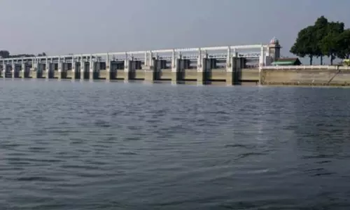 பூண்டி ஏரியில் அதிகாரிகள் ஆய்வு