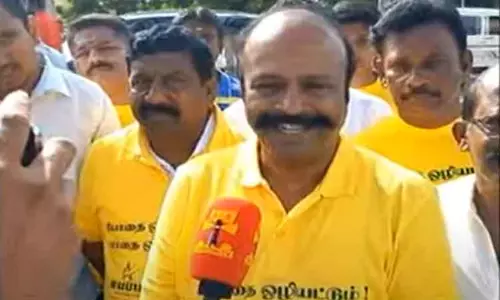 தி.மு.க.வில் இருக்கும் மதுரைக்காரர்களும் கோபக்காரர்கள்தான் - அமைச்சர் பெரியகருப்பன் தி.மு.க.வில் இருக்கும் மதுரைக்காரர்களும் கோபக்காரர்கள்தான் - அமைச்சர் பெரியகருப்பன்