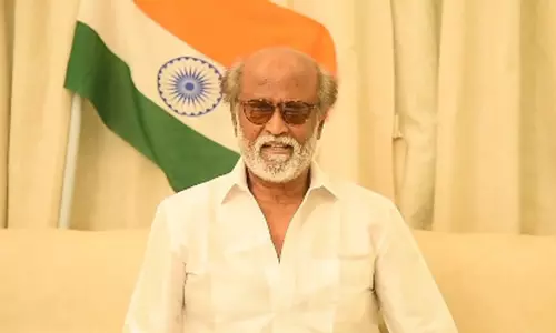 வீடுதோறும் கொடியேற்றுவோம்... நானொரு பெருமைமிகு இந்தியன்: நடிகர் ரஜினிகாந்த் வீடுதோறும் கொடியேற்றுவோம்... நானொரு பெருமைமிகு இந்தியன்: நடிகர் ரஜினிகாந்த்