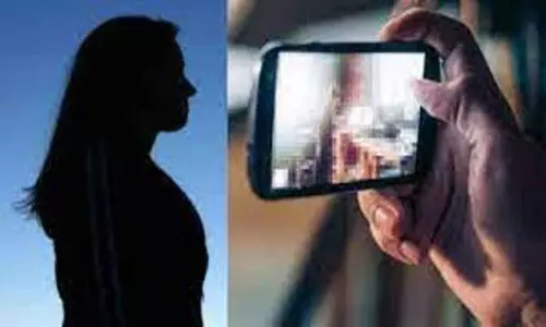 கோவை குனியமுத்தூரில் -பெண் குளிப்பதை வீடியோ எடுத்த வாலிபருக்கு வலைவீச்சு