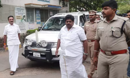 முன்னாள் எம்.பி. ராமலிங்கம் உள்பட 5 பேர் கைது முன்னாள் எம்.பி. ராமலிங்கம் உள்பட 5 பேர் கைது