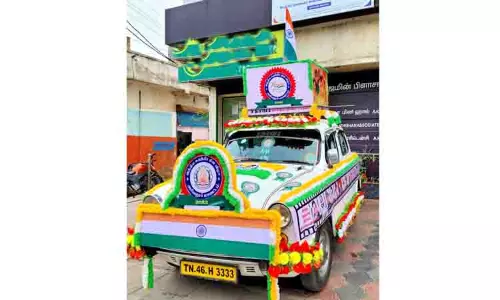 காரில், சுதந்திர போராட்ட வீரர்கள் படங்கள்