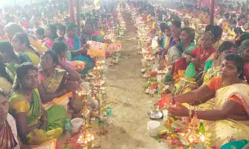 மகா மாரியம்மன் கோவிலில் திருவிளக்கு பூஜை