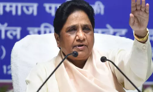 தலித் சிறுவன் சாவு: ராஜஸ்தானில் ஜனாதிபதி ஆட்சியை அமல்படுத்த வேண்டும் - மாயாவதி வலியுறுத்தல் தலித் சிறுவன் சாவு: ராஜஸ்தானில் ஜனாதிபதி ஆட்சியை அமல்படுத்த வேண்டும் - மாயாவதி வலியுறுத்தல்