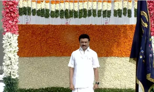 அரசு ஊழியர்களுக்கான அகவிலைப்படி உயர்வு; சுதந்திரதின விழாவில் முதல்-அமைச்சர் மு.க.ஸ்டாலின் அறிவிப்பு அரசு ஊழியர்களுக்கான அகவிலைப்படி உயர்வு; சுதந்திரதின விழாவில் முதல்-அமைச்சர் மு.க.ஸ்டாலின் அறிவிப்பு