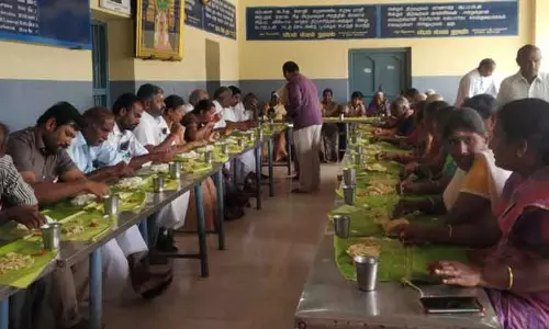 சூலக்கல் மாரியம்மன் கோவிலில் சமபந்தி விருந்து