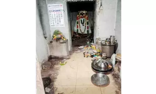 கோவில் பூட்டை உடைத்து பித்தளை பொருட்கள் திருட்டு