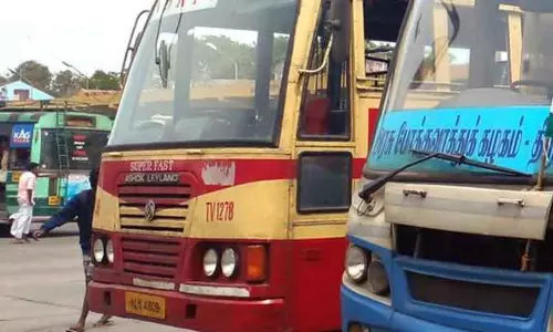 பஸ்கள் மோதல்; 2 பேர் காயம்