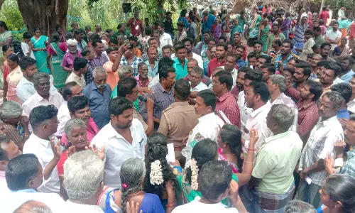 கொங்கர்பாளையம் கிராம சபை கூட்டத்தில் இரு தரப்பினர் இடையே வாக்குவாதம் ஏற்பட்டதால் பரபரப்பு