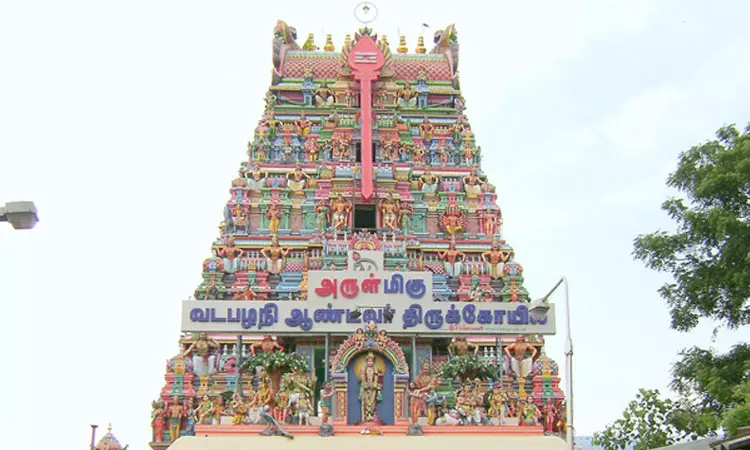 சுதந்திர தினத்தையொட்டி சென்னையில், 33 கோவில்களில் இன்று சிறப்பு வழிபாடு - அமைச்சர்கள் பங்கேற்பு சுதந்திர தினத்தையொட்டி சென்னையில், 33 கோவில்களில் இன்று சிறப்பு வழிபாடு - அமைச்சர்கள் பங்கேற்பு