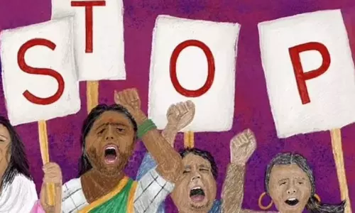 மந்திரவாதியின் பேச்சை நம்பி பணிப்பெண்ணை நிர்வாணப்படுத்தி சித்திரவதை செய்த உரிமையாளர்...!