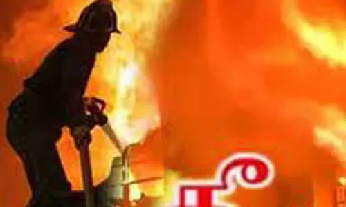 ஓட்டல் தீப்பிடித்து எரிந்தது