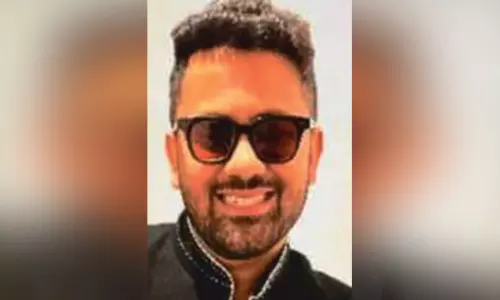 ஆடை வடிவமைப்பாளர் புகார்: பிரபல பாடகர் மீது பாலியல் வழக்கு