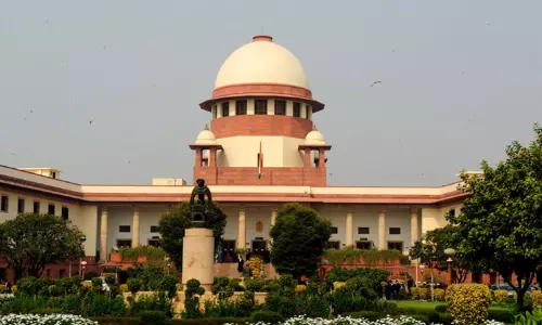 இலவசங்களையும் நலத்திட்டங்களையும் ஒன்றாக கருத வேண்டாம் - சுப்ரீம் கோர்ட்டு