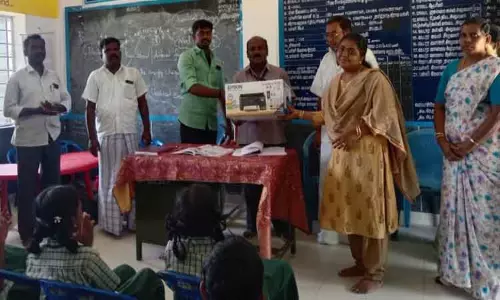 பள்ளிக்கூடத்துக்கு கணினி உபகரணங்கள் பள்ளிக்கூடத்துக்கு கணினி உபகரணங்கள்