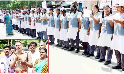 போதைப்பொருளுக்கு எதிராக மாணவ-மாணவிகள் மனிதச்சங்கிலி