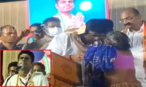 பா.ஜ.க தலைவர் அண்ணாமலைக்கு பாசி மணி அணிவித்த நரிக்குறவ மக்கள்...!