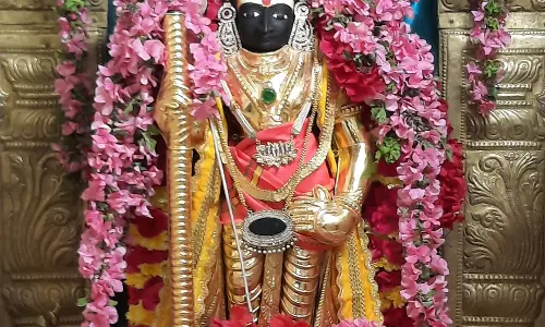 கிருத்திகையையொட்டி முருகன் கோவில்களில் சிறப்பு பூஜை கிருத்திகையையொட்டி முருகன் கோவில்களில் சிறப்பு பூஜை