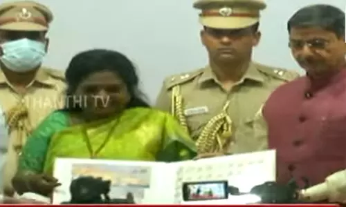 ஒண்டி வீரன் நினைவு நாள் - தபால் தலையை வெளியிட்டார் தமிழக கவர்னர் ஆர்.என்.ரவி ஒண்டி வீரன் நினைவு நாள் - தபால் தலையை வெளியிட்டார் தமிழக கவர்னர் ஆர்.என்.ரவி