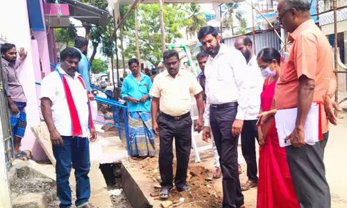 மழைநீர் வடிகால் அமைக்கும் பணி