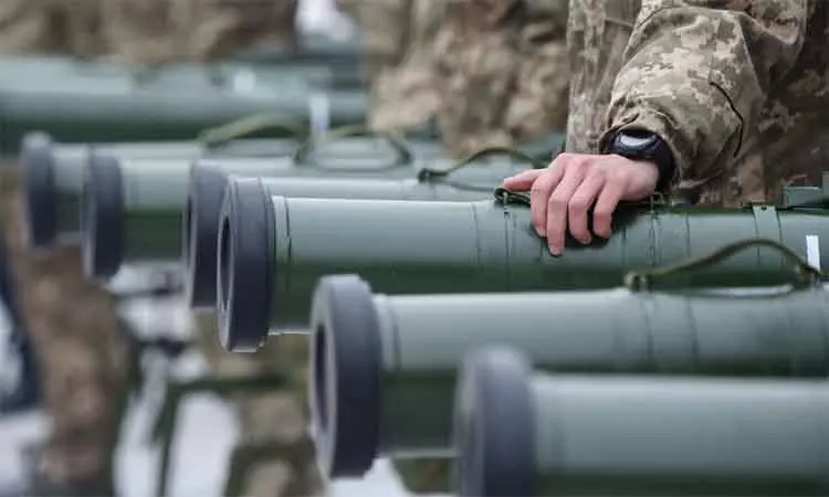 உக்ரைனுக்கு 800 மில்லியன் டாலர் மதிப்பில் ஆயுத உதவி - அமெரிக்கா அறிவிப்பு உக்ரைனுக்கு 800 மில்லியன் டாலர் மதிப்பில் ஆயுத உதவி - அமெரிக்கா அறிவிப்பு