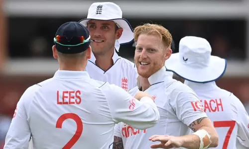 சொந்த மண்ணில் இன்னிங்ஸ் தோல்வி- தேநீர் தயாராவதற்குள் இங்கிலாந்து ஆல் அவுட்டாகிவிடும்- முன்னாள் வீரர் சாடல்