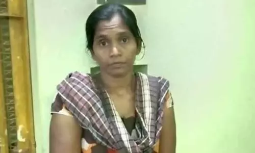 ஓய்வு பெற்ற ஆசிரியர் வீட்டில் 13 பவுன் நகை, ரூ.9 லட்சம் திருட்டு