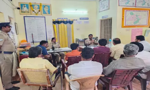 விநாயகர் சிலைகள் பிரதிஷ்டை செய்யும் இடங்களில்   பொறுப்பாளர்கள் 24 மணி நேரமும் கண்காணிப்பில் இருக்க வேண்டும்   வால்பாறை போலீஸ் துணை சூப்பிரண்டு அறிவுரை