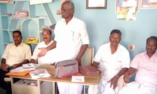 அத்தியாவசிய பொருட்களின் மீதான ஜி.எஸ்.டி. வரியை ரத்து செய்ய வேண்டும் அத்தியாவசிய பொருட்களின் மீதான ஜி.எஸ்.டி. வரியை ரத்து செய்ய வேண்டும்