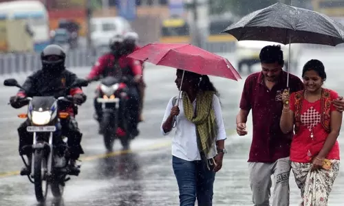 தமிழகத்தில் 10 மாவட்டங்களில் இன்று கனமழைக்கு வாய்ப்பு - வானிலை ஆய்வு மையம்