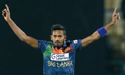 ஆசிய கோப்பை : காயம் காரணமாக இலங்கை அணியின் வேகப்பந்து வீச்சாளர் துஷ்மந்தா சமீரா விலகல் ஆசிய கோப்பை : காயம் காரணமாக இலங்கை அணியின் வேகப்பந்து வீச்சாளர் துஷ்மந்தா சமீரா விலகல்