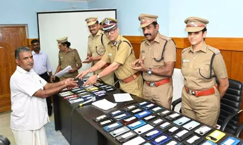 காணாமல் போன 100 செல்போன்கள் உரியவர்களிடம் ஒப்படைப்பு