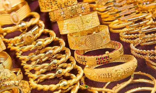 தங்கம் விலை சவரனுக்கு ரூ.120 குறைவு தங்கம் விலை சவரனுக்கு ரூ.120 குறைவு