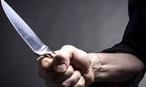 ஆட்டோ டிரைவரிடம் கத்தியை காட்டி மிரட்டி  பணம் கேட்ட வாலிபர் கைது