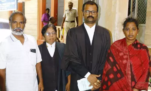 பிரேத பரிசோதனை ஆய்வறிக்கை நகல் கோரி மனு:    மகளின் சாவுக்கு நீதி கேட்டு சென்னைக்கு நடைபயணம்    ஸ்ரீமதியின் பெற்றோர் பேட்டி