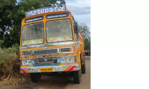 லாரியில் மணல் கடத்திய வாலிபர் கைது